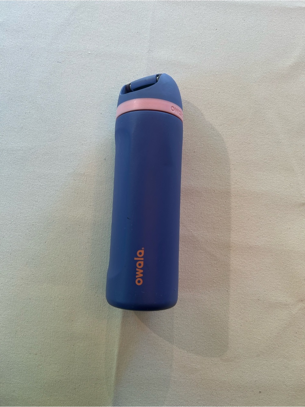 GIFT WITH BUNDLE PURCHASE • Used Owala FreeSip 24oz Blue Jay